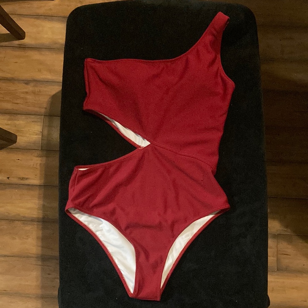 Size L Cupshe women’s red one piece swimsuit